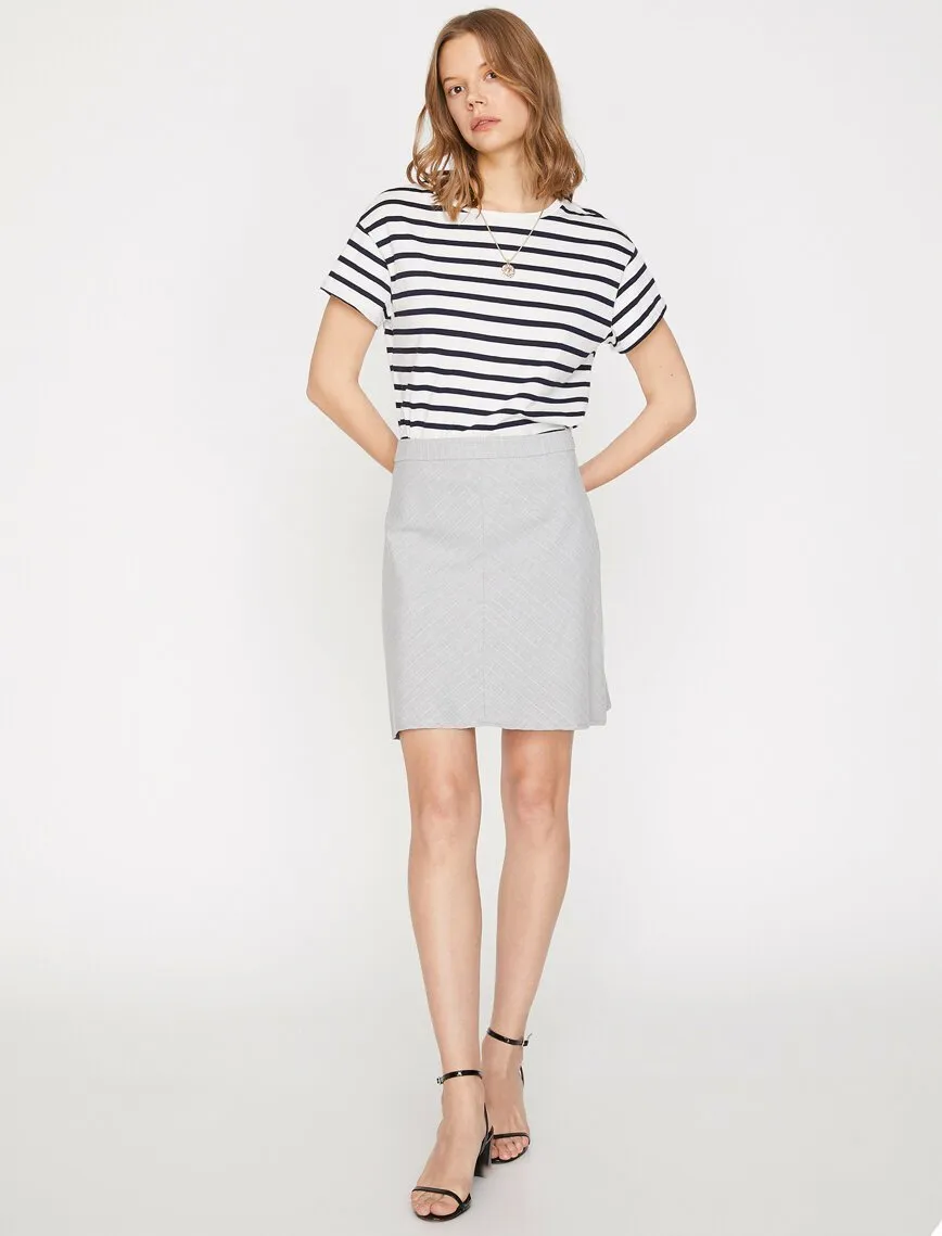 11892 Grey Patterned Midi Skirt