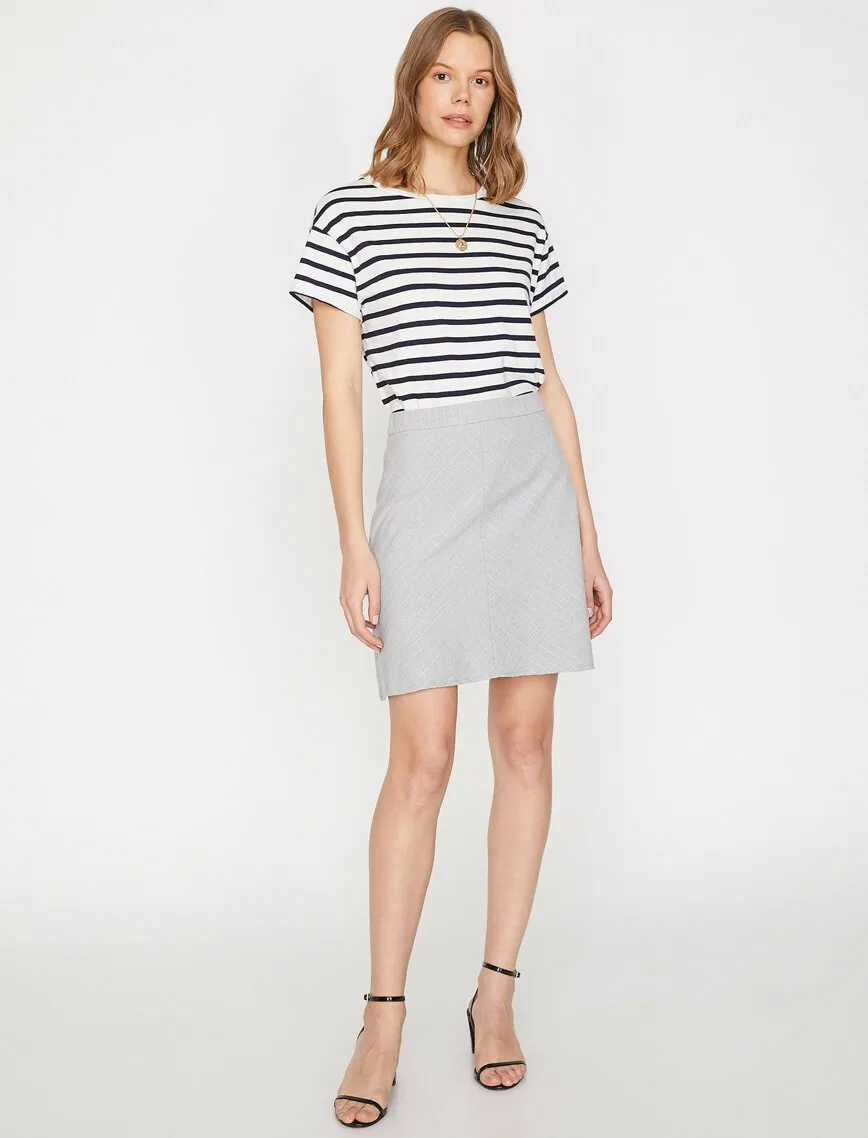 11892 Grey Patterned Midi Skirt