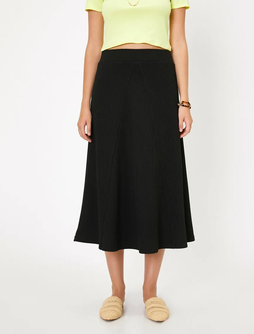 11914 Black Plain Midi Skirt