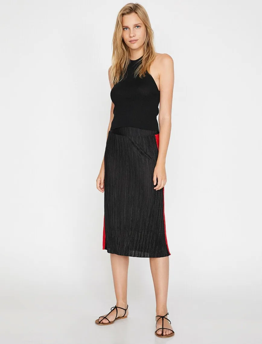 12111 Black Striped Midi Skirt