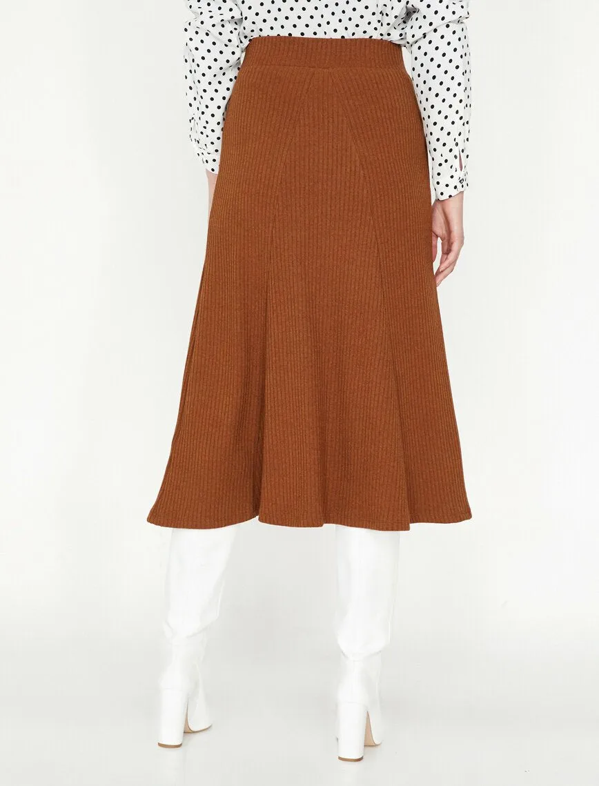 12145 Camel Midi Skirt