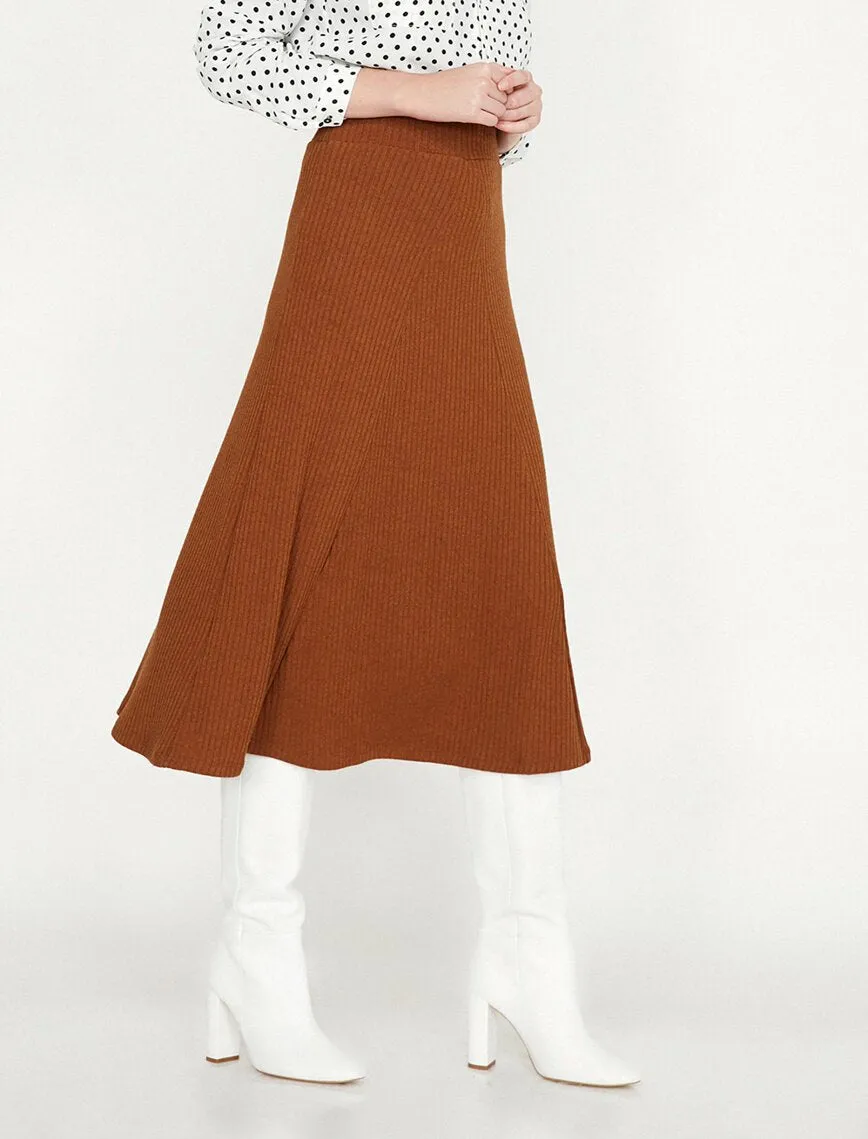 12145 Camel Midi Skirt