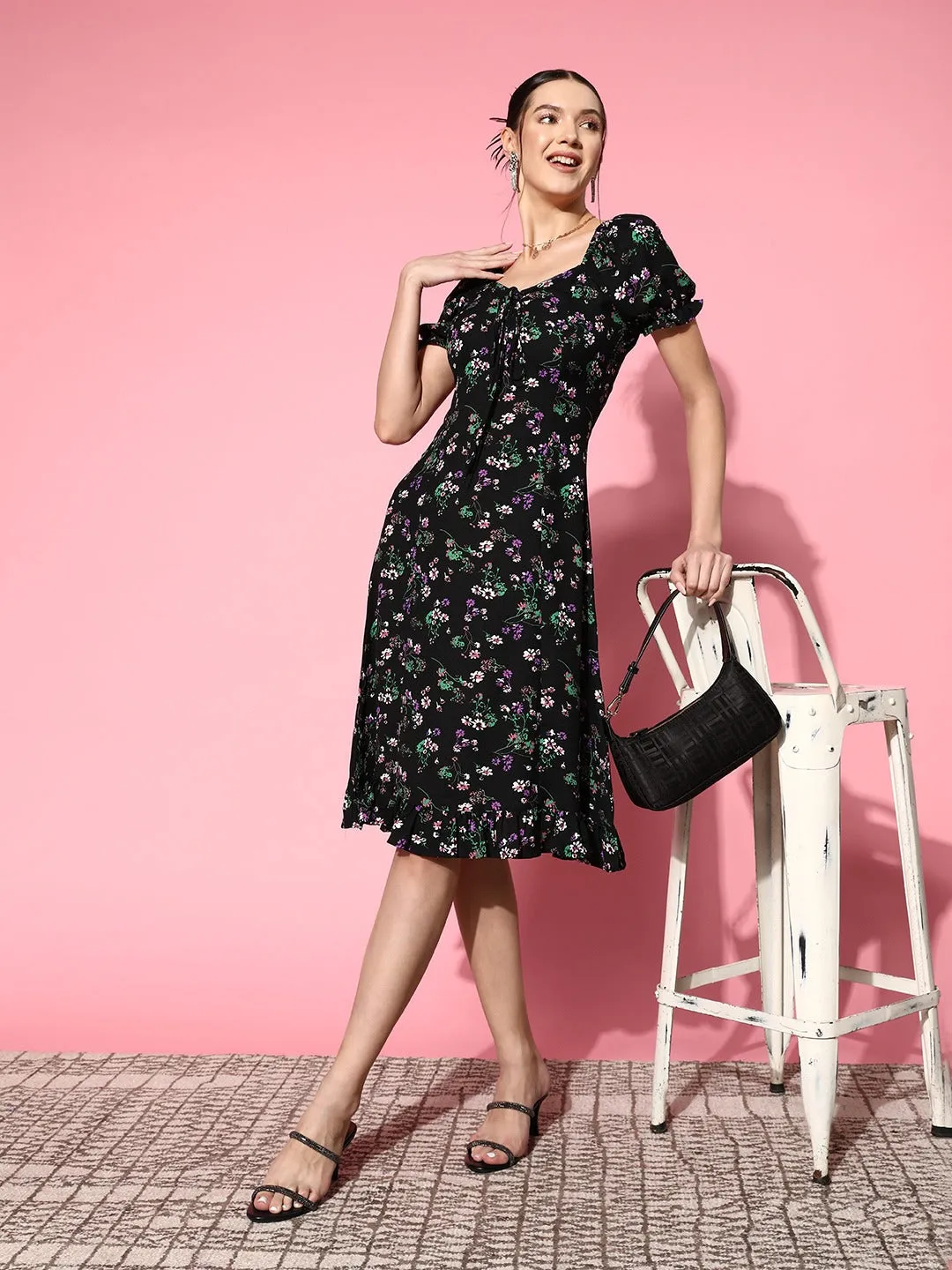 Berrylush Women Black & Purple Floral Printed Sweetheart Neck Crepe Ruffled A-Line Midi Dress