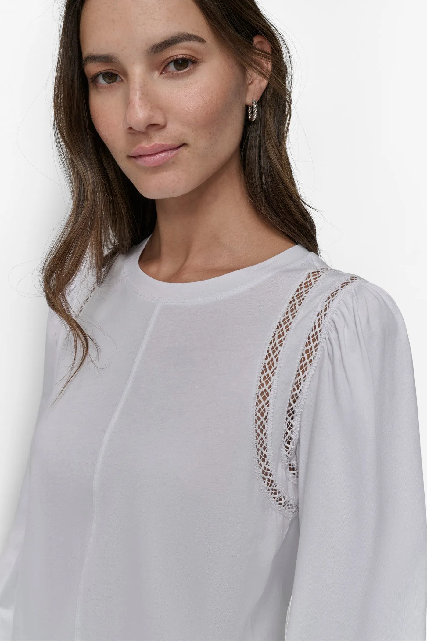 EYELET ARMHOLE PUFF BRACELET SLEEVE TEE