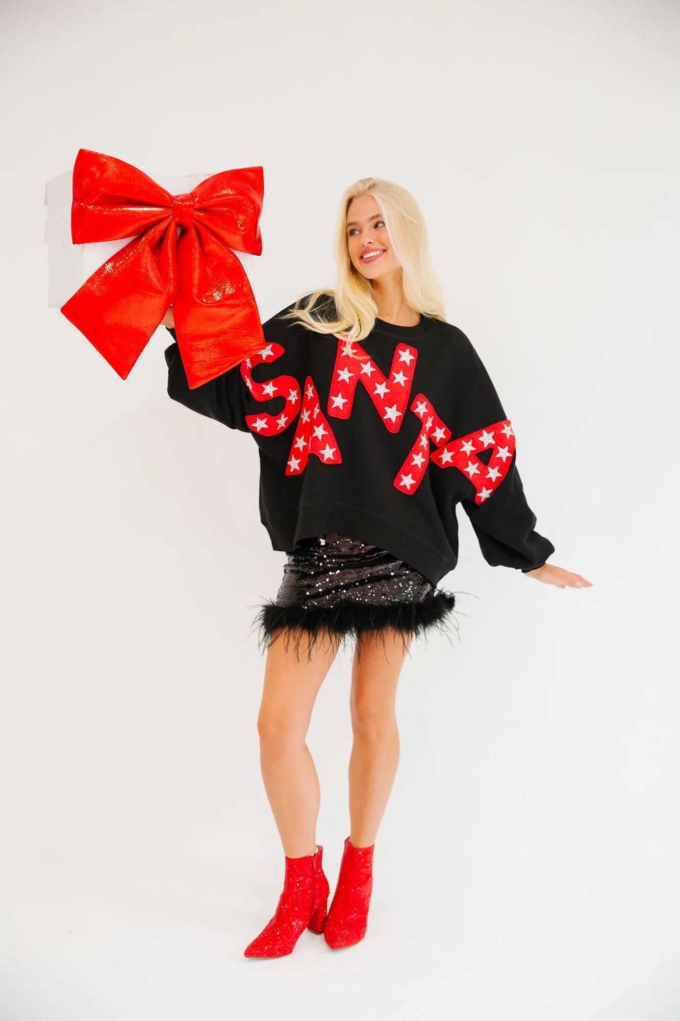 HERE COMES SANTA BLACK PULLOVER