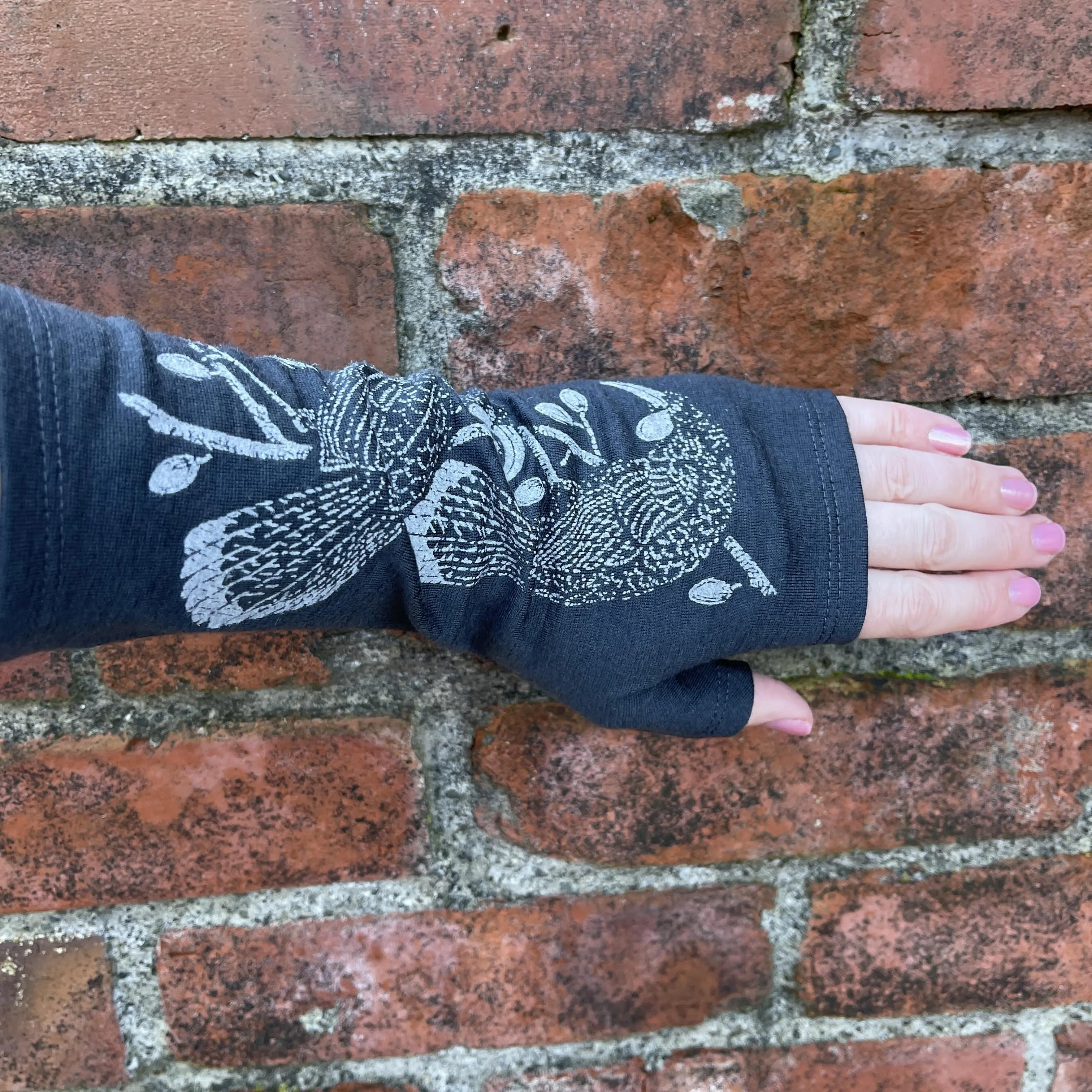 Merino Wool Gloves - Charcoal Huia