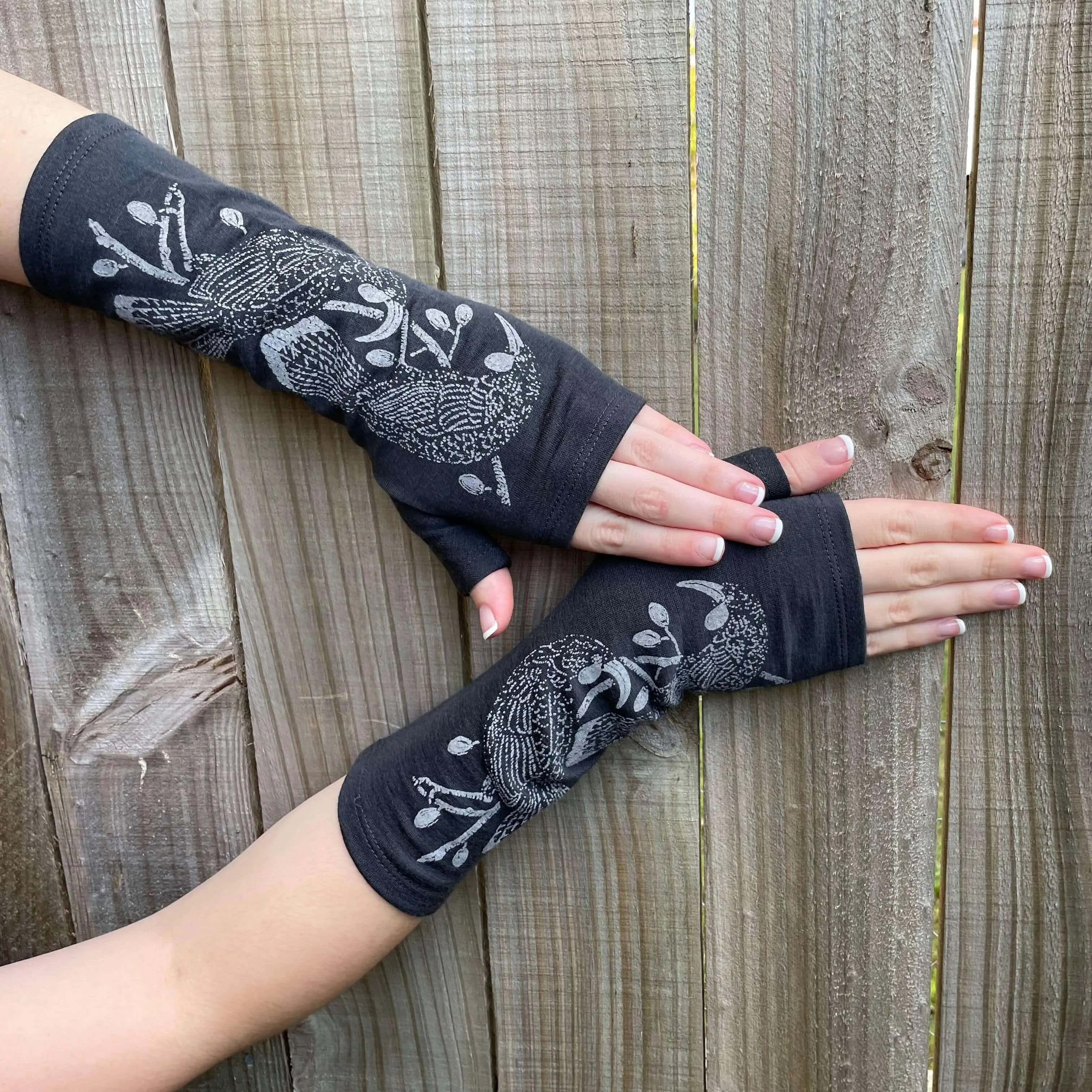 Merino Wool Gloves - Charcoal Huia